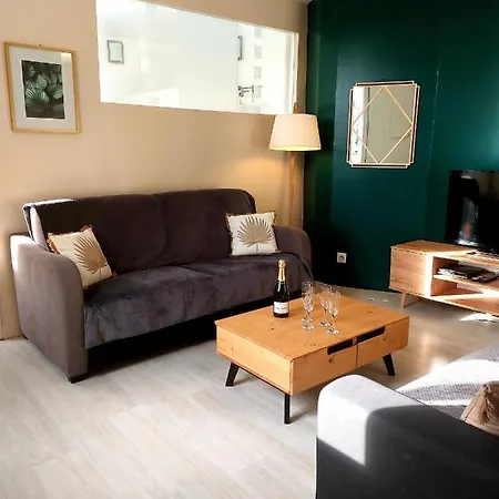 Les Belles Terrasses Dieppe: Tranquil Apartments with Green Avenue Views Exterior photo