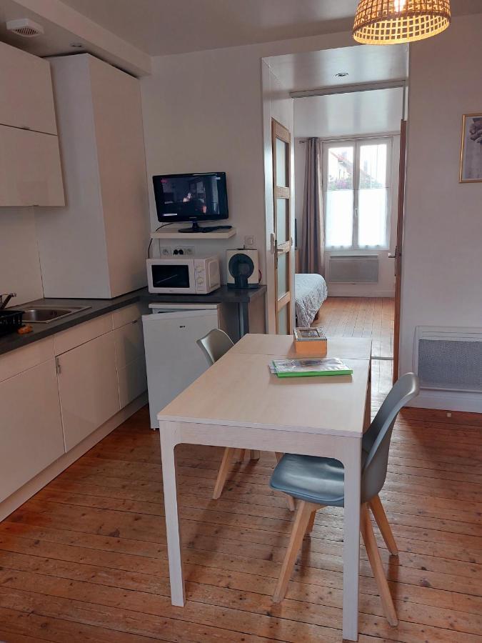 Les Belles Terrasses Dieppe: Tranquil With Avenue Views Apartment *